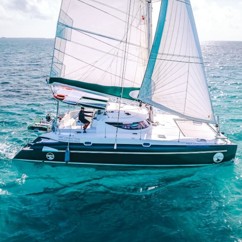 Isladventures Isla Mujeres 37′ catamaran 2